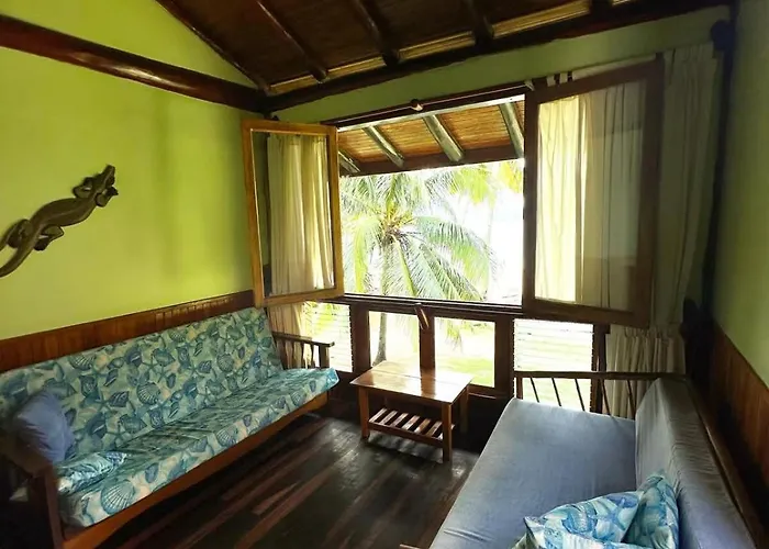 Сasa de vacaciones Tree House Ocean Front Unit #2
