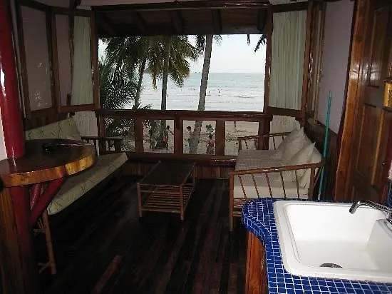 Сasa de vacaciones Tree House Ocean Front Unit #2 *