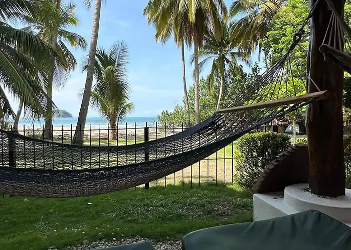 Сasa de vacaciones Tree House Ocean Front Unit #2 *