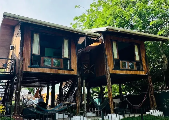 Tree House Ocean Front Unit #2 Сasa de vacaciones